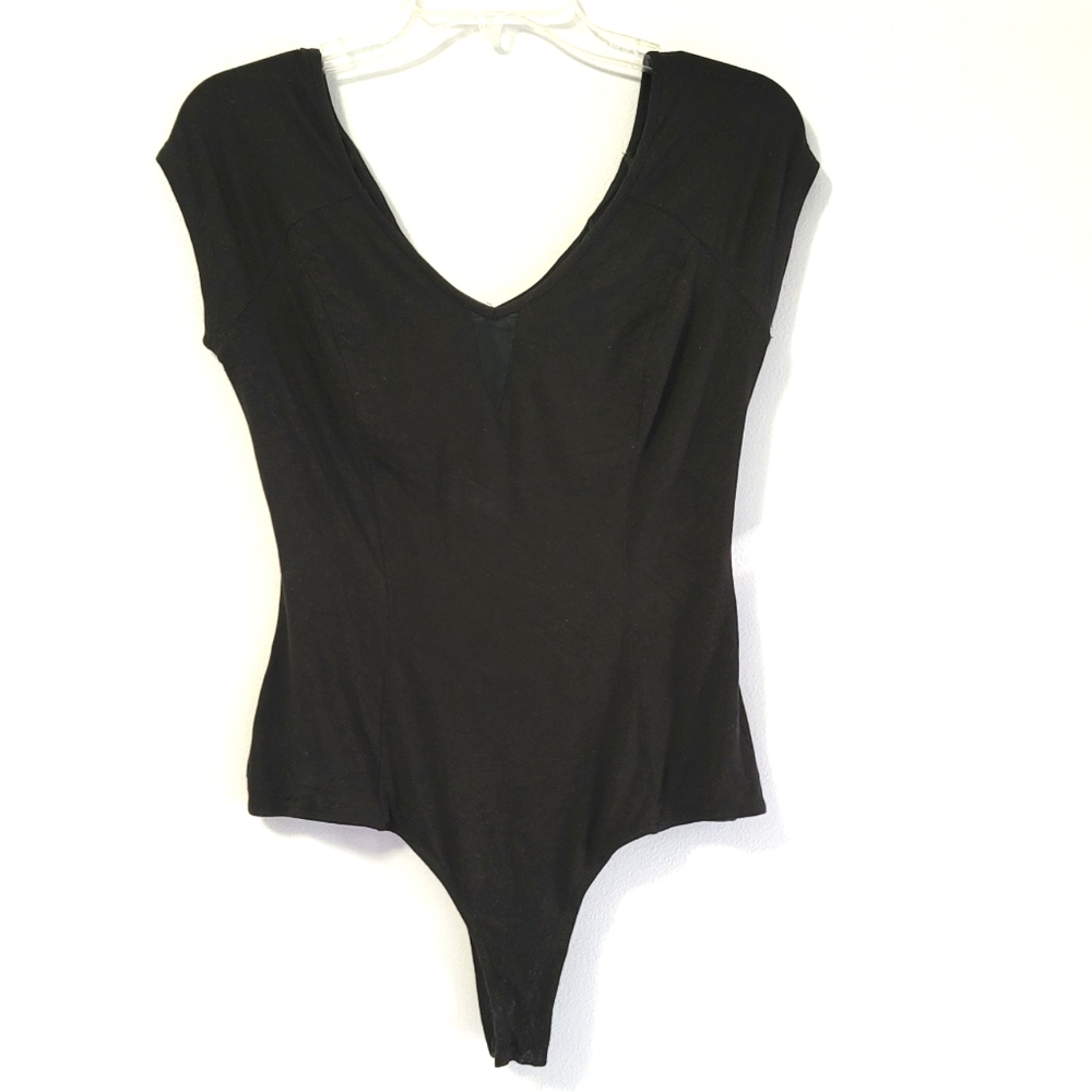 Guess Black Short Sleeve V-neck mesh cut out Bodysuit Size Medium